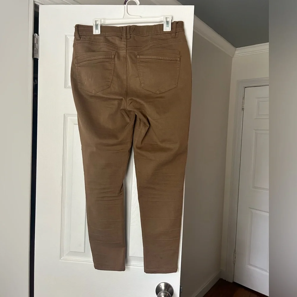 Democracy Tan/Brown Jeans - Picture 3 of 6